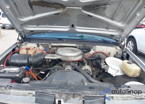 1993 Chevrolet Gmt-400 C1500 z USA, uszkodzony, nr VIN 2GCEC19K5P1210180